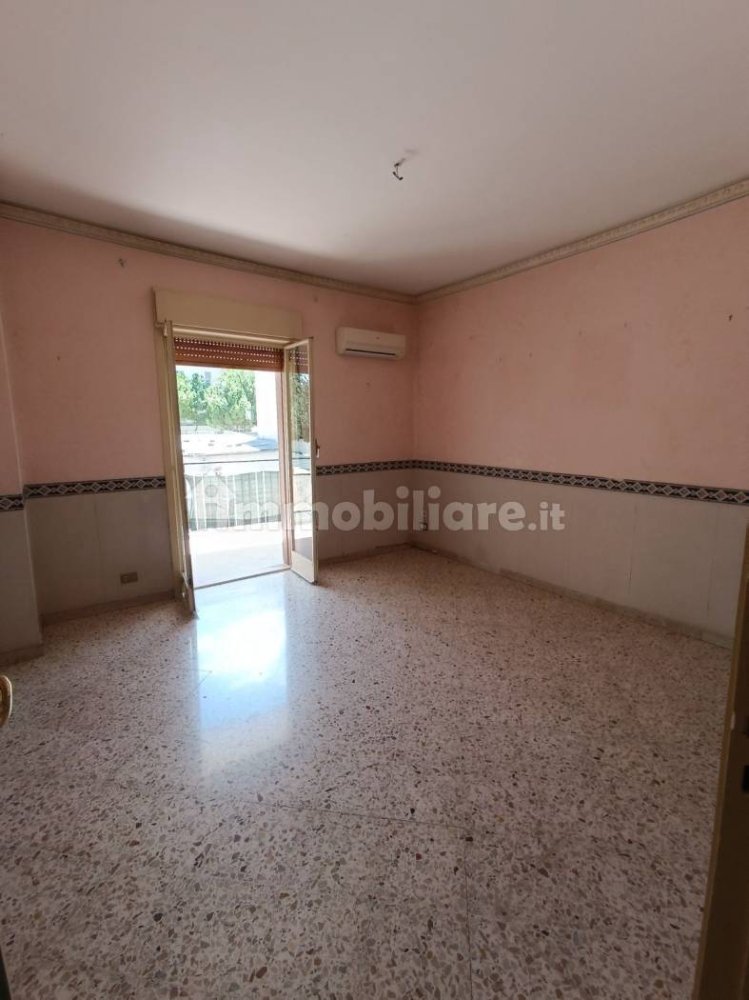 2 Schlafzimmer Wohnung in Palermo, Italy, Nr. 299250