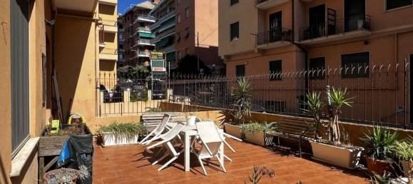 Apartamento de 3 habitaciónes en Genoa, Italy No. 287709 2