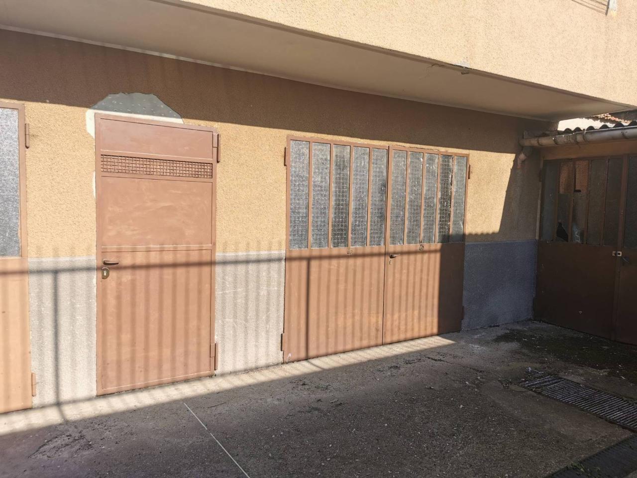 40m² Garage in Magenta, Italy No. 176679