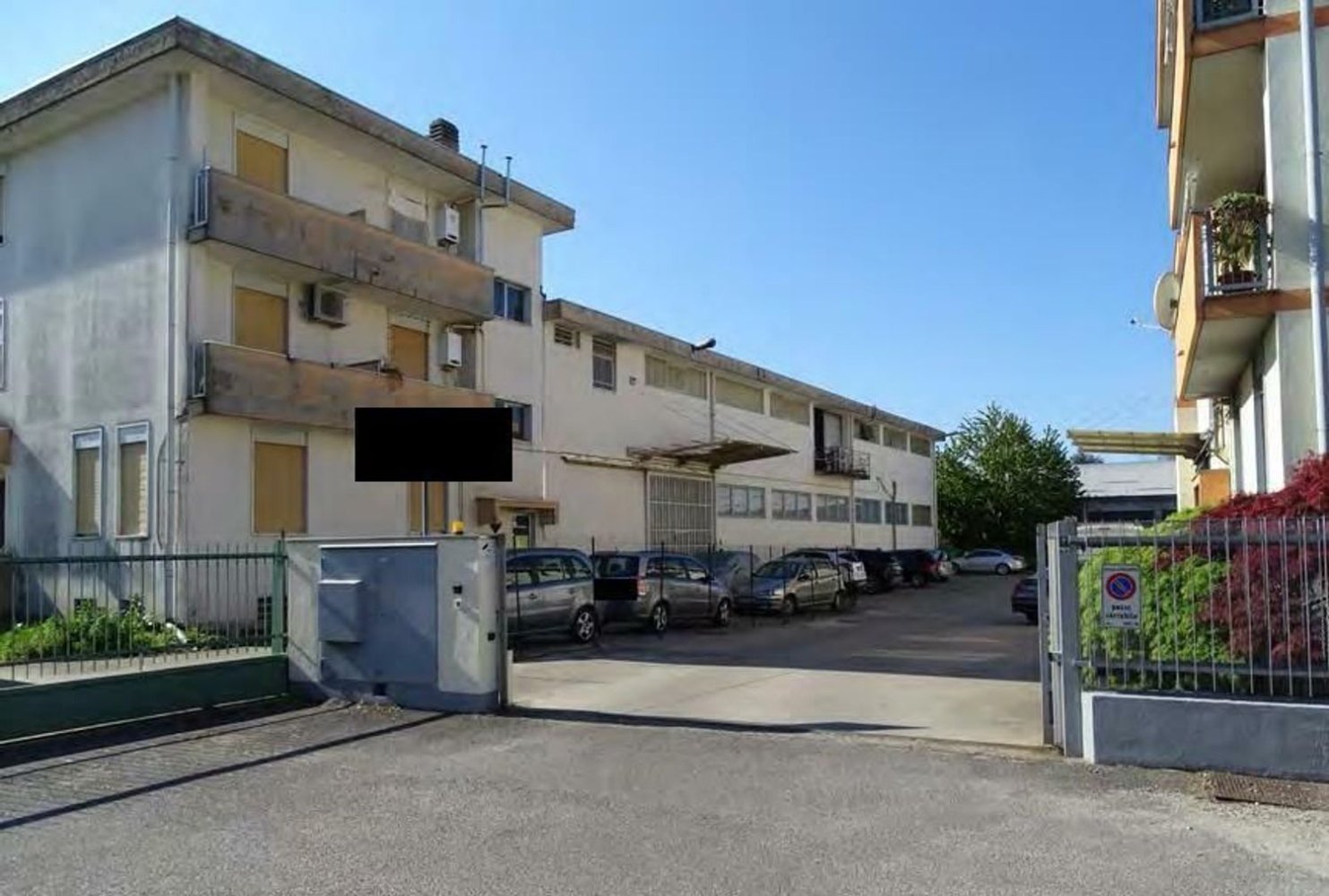 Склад 1444м² в Галларате, Италия № 179735