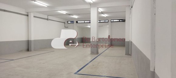 Коммерческая недвижимость 363м² в Бари, Италия № 164881 4