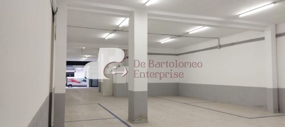 Коммерческая недвижимость 363м² в Бари, Италия № 164881 3