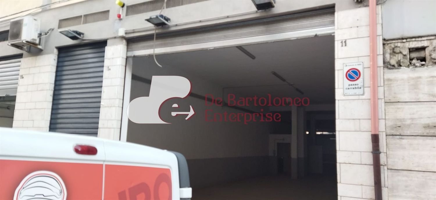 Коммерческая недвижимость 363м² в Бари, Италия № 164881