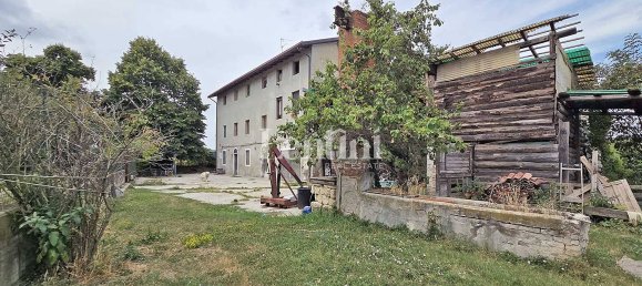 2 bedrooms Villa in Casale Monferrato, Italy No. 299613 3