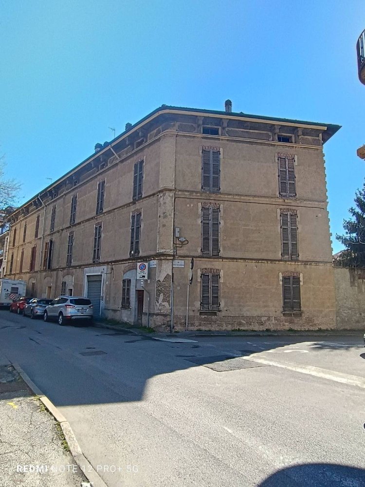 35 rooms House in Corsico, Italy No. 147180