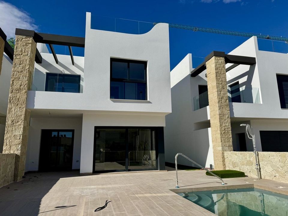 Квартира с 4 спальнями в Аликанте, Испания № 178431