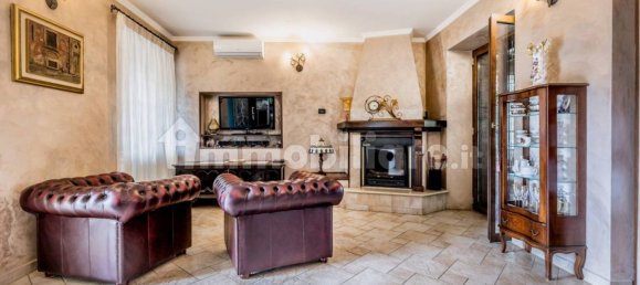 2 bedrooms Villa in Sezze, Italy No. 286964 2