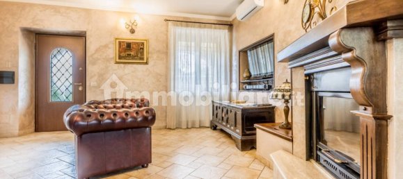 2 bedrooms Villa in Sezze, Italy No. 286964 4