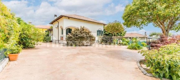 2 bedrooms Villa in Sezze, Italy No. 286964 9