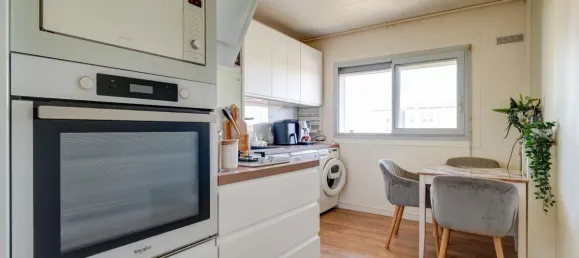 Apartamento de 2 dormitorios en Venissieux, France No. 348238 3