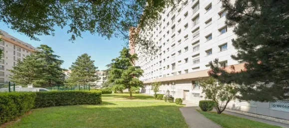 Apartamento de 2 dormitorios en Venissieux, France No. 348238 5