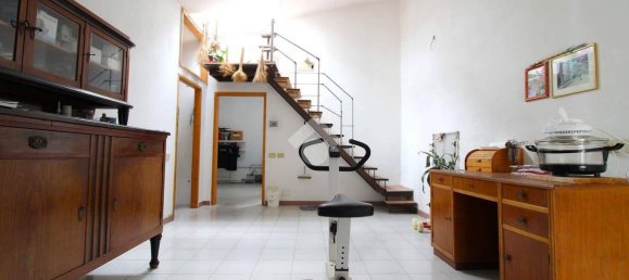 3 bedrooms House in Mirandola, Italy No. 323375 14