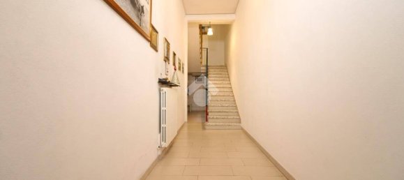 3 bedrooms House in Mirandola, Italy No. 323375 4