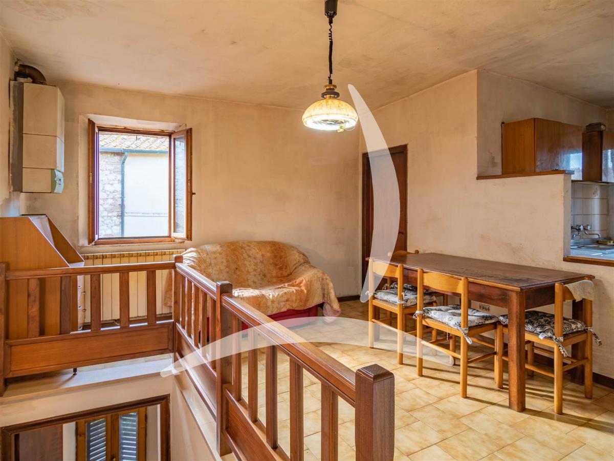 Apartamento de 4 dormitorios en Torrita di Siena, Italy No. 751