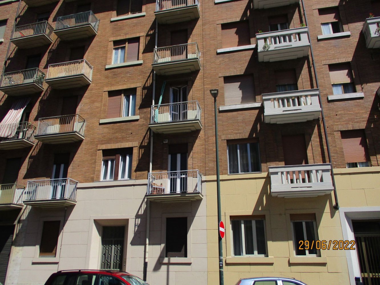 2 bedrooms Apartment in Turin, Italy No. 379745