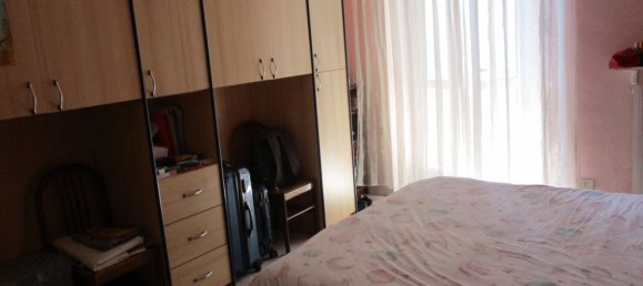 2 bedrooms Apartment in Turin, Italy No. 379745 8
