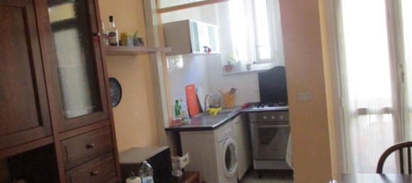 2 bedrooms Apartment in Turin, Italy No. 379745 3