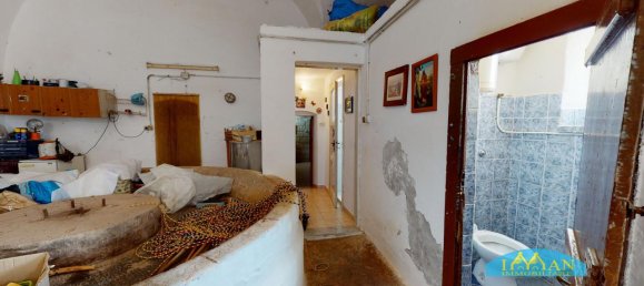 5 rooms House in Francavilla Fontana, Italy No. 155628 6