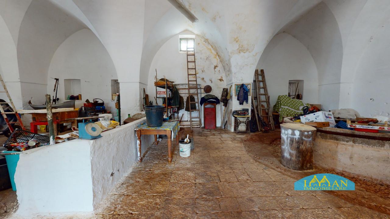 5 rooms House in Francavilla Fontana, Italy No. 155628