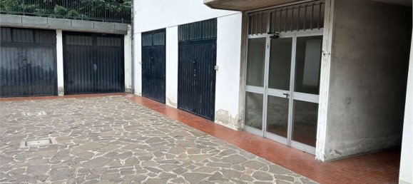 130m² Commercial property in Dalmine, Italy No. 303082 11