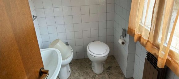 130m² Commercial property in Dalmine, Italy No. 303082 5