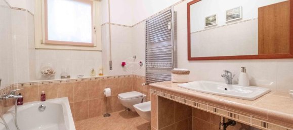 4-Zimmer Wohnung in Novara, Italy, Nr. 34936 45