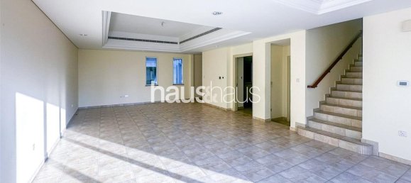 4 bedrooms Townhouse in Dubai Sports City, UAE No. 98649 2