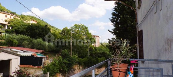 6 bedrooms House in Fossato di Vico, Italy No. 304200 9