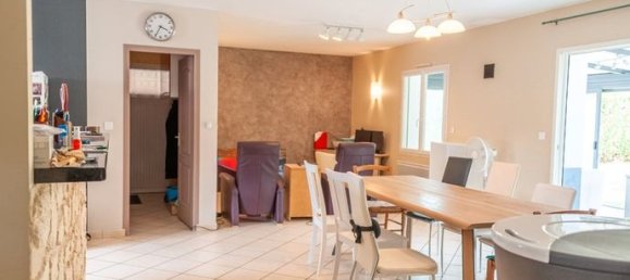 Casa T5 em Saint-Martin-de-Saint-Maixent, France N.º 304783 3