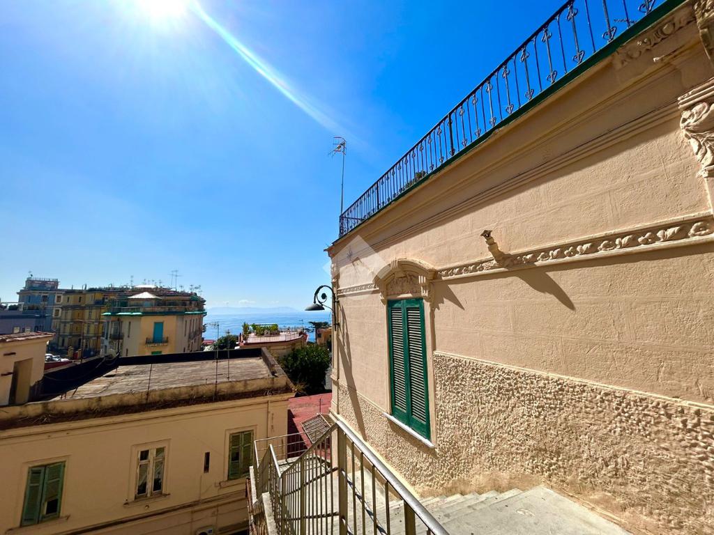 3 bedrooms Apartment in Naples, Italy No. 358699