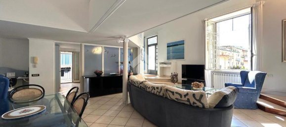 3 bedrooms Apartment in Naples, Italy No. 358699 3