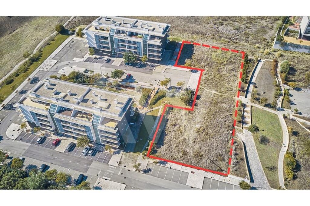 1434m² Land in Oeiras, Portugal No. 105285