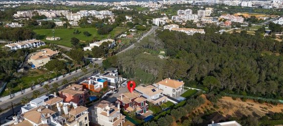 Вилла с 4 спальнями в Алвор, Португалия № 189076 3