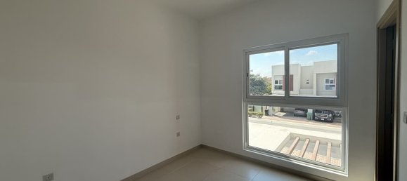 Moradia em banda T3 em Dubai Land, UAE N.º 120579 14