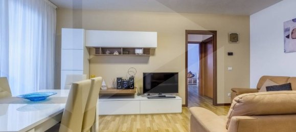 4 rooms Apartment in Verona, Italy No. 27963 6