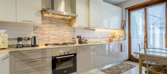 4 rooms Apartment in Verona, Italy No. 27963 7