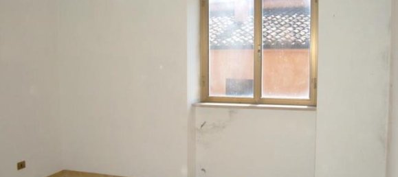 2 bedrooms House in Sorano, Italy No. 252589 3