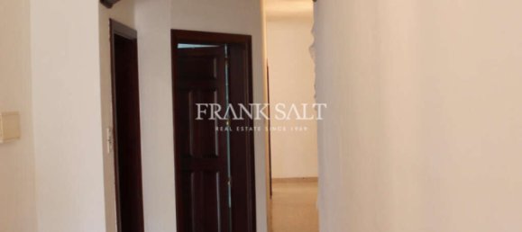 4 غرف نوم شقة في Sliema, Malta رقم 9001 2