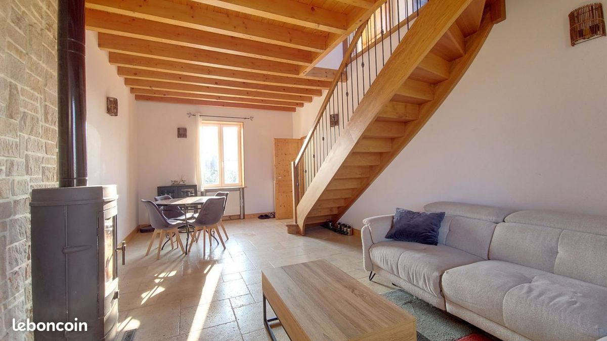 Casa de 3 dormitorios en Magny-Montarlot, France No. 190518