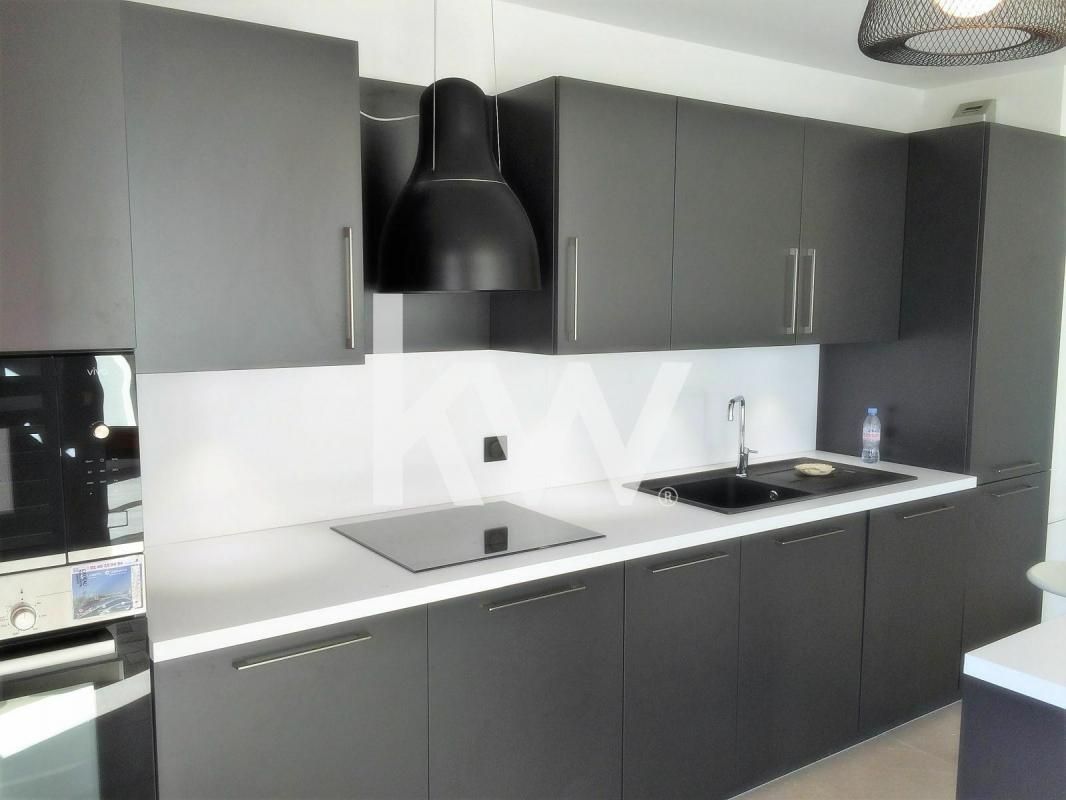 3 chambres Appartement à Puteaux, France No. 176385