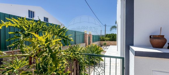 3 bedrooms House in Mexilhoeira Grande, Portugal No. 18566 2