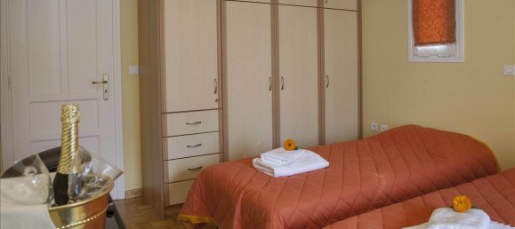 4 bedrooms Commercial property in Loutraki, Greece No. 6610 9