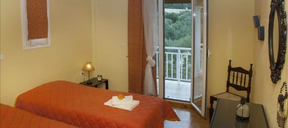 4 bedrooms Commercial property in Loutraki, Greece No. 6610 7