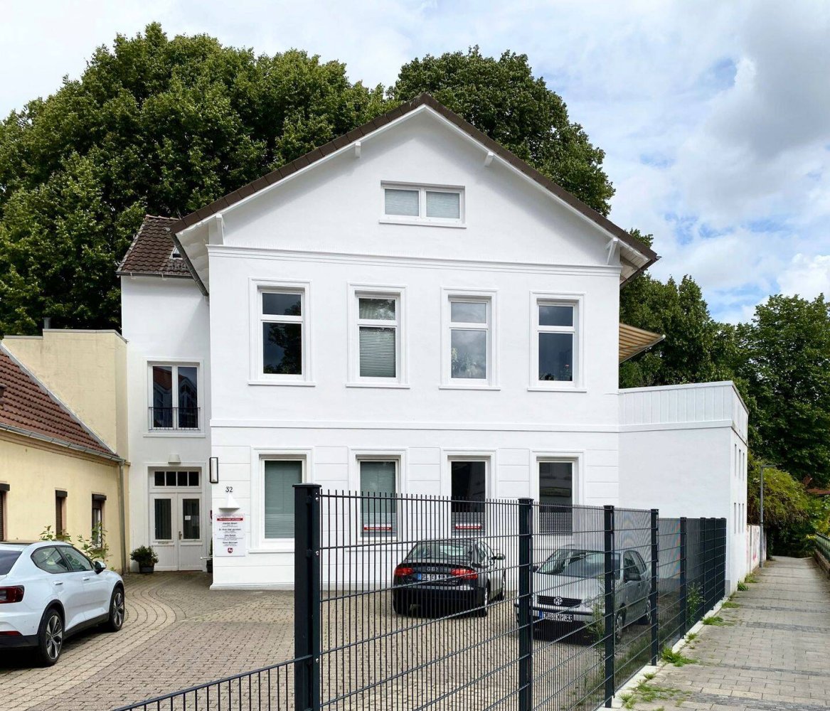 Edificio en Delmenhorst, Germany 198 m² No. 233737