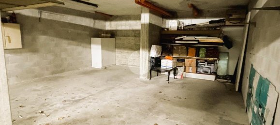 1 room Garage in Fano, Italy No. 177783 2