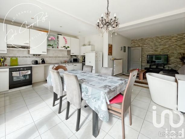 3 chambres Maison à Sevran, France No. 354700