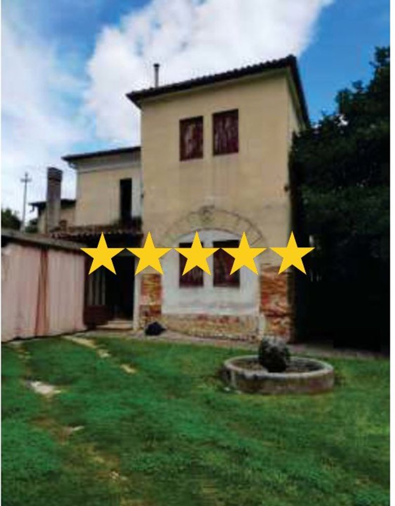 7 rooms Apartment in San Zenone degli Ezzelini, Italy No. 206392