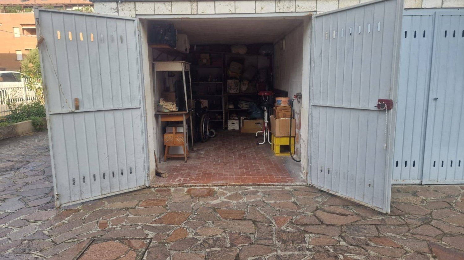 Garagem em Zola Predosa, Italy 10 m² N.º 377234
