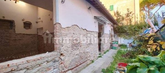 2 bedrooms Villa in Pisa, Italy No. 62335 11
