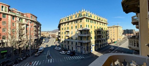 5 rooms Apartment in Genoa, Italy No. 120001 2